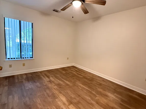 107 Westlake Ct, Niceville, FL