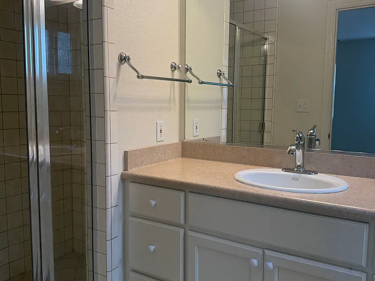 213 Valencia Ave — Photo 15