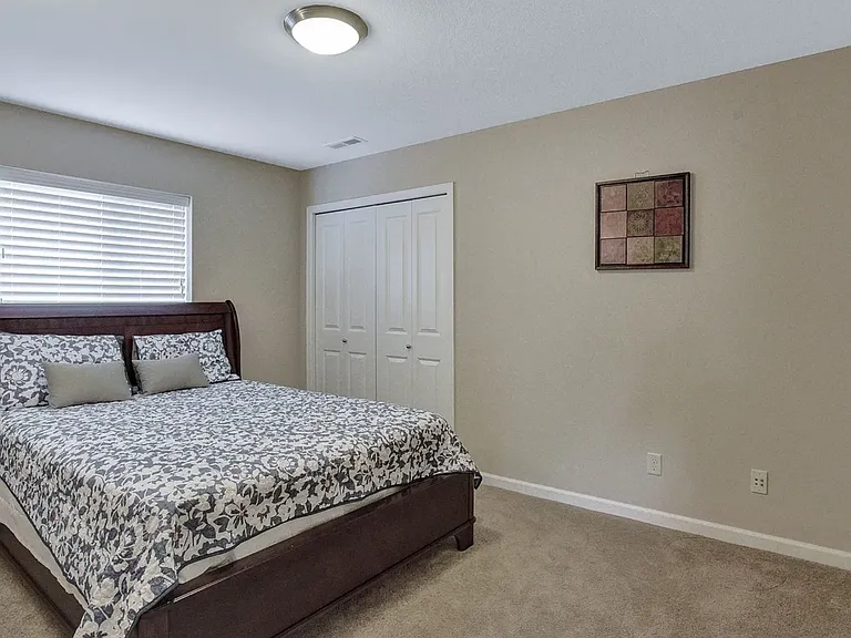 6196 NE Sherborne St — Photo 27