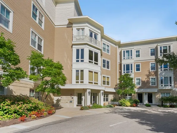 2 Saint Paul St APT 505, Brookline, MA 02446