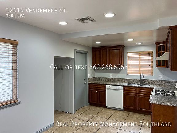 4th image of 12616 Vandemere St