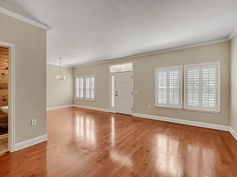 1490 Bergen Rock St — Photo 4