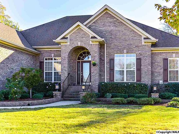 2nd image of 212 Bishop Farm Way