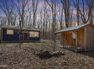 117 White Oaks Rd, Beach Lake, PA 18405