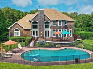 5 Candace Dr, East Quogue, NY 11942
