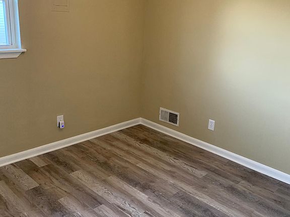 5th image of 299 Granvil Dr