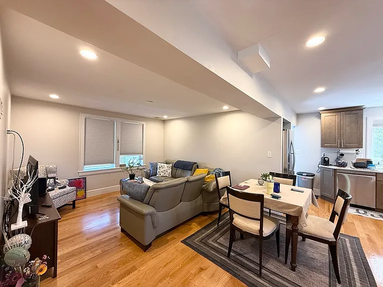 821 Winthrop Ave #2 — Photo 2