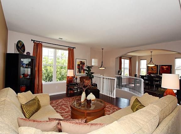 4th image of 1526 Schramm Way