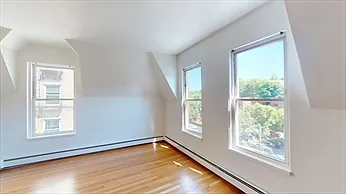 1575 Beacon St #3R — Photo 8