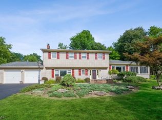 3 Ogden Rd, Mendham, NJ 07945