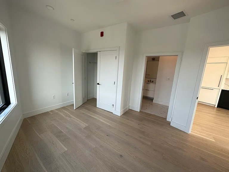 50 Leo M Birmingham Pkwy #604D — Photo 8