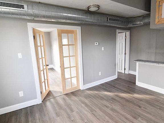 3rd image of 2208 N Howard St #B