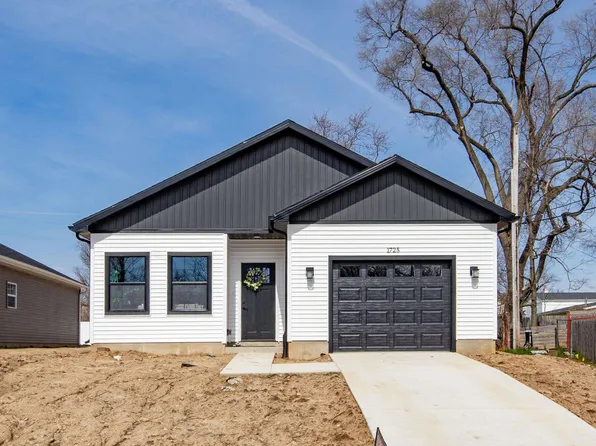 1725 Thornhill Dr, South Bend, IN 46614