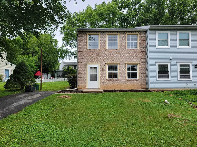 1008 Williamsburg Rd — Photo 1