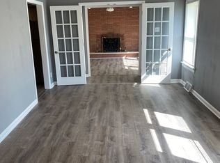 7 Orchard Dr, Florissant, MO 63033