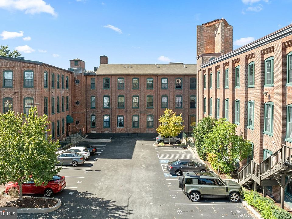 1st image of 200 Lincoln Ave Suite 122