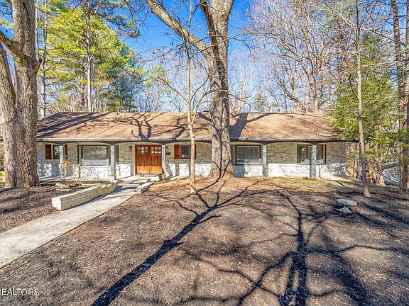 2nd image of 1629 Cove Creek Ln