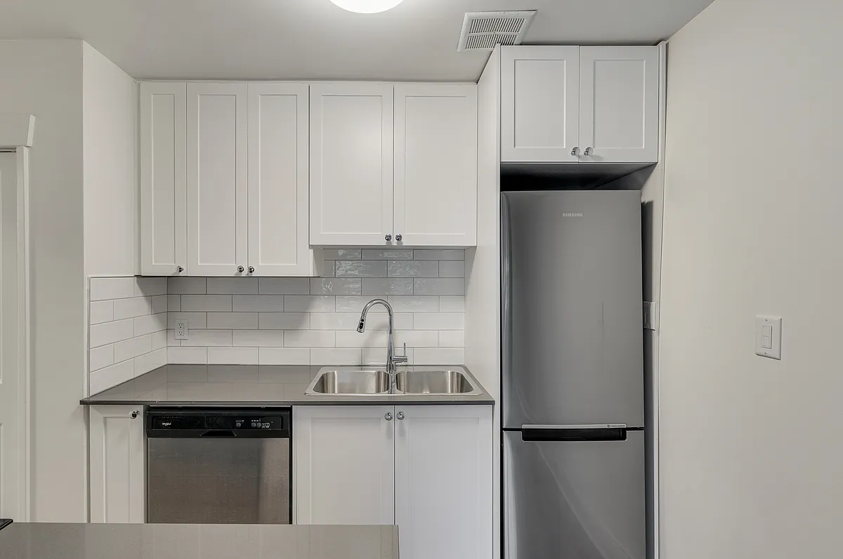 Green Acre Apartments — Photo 2