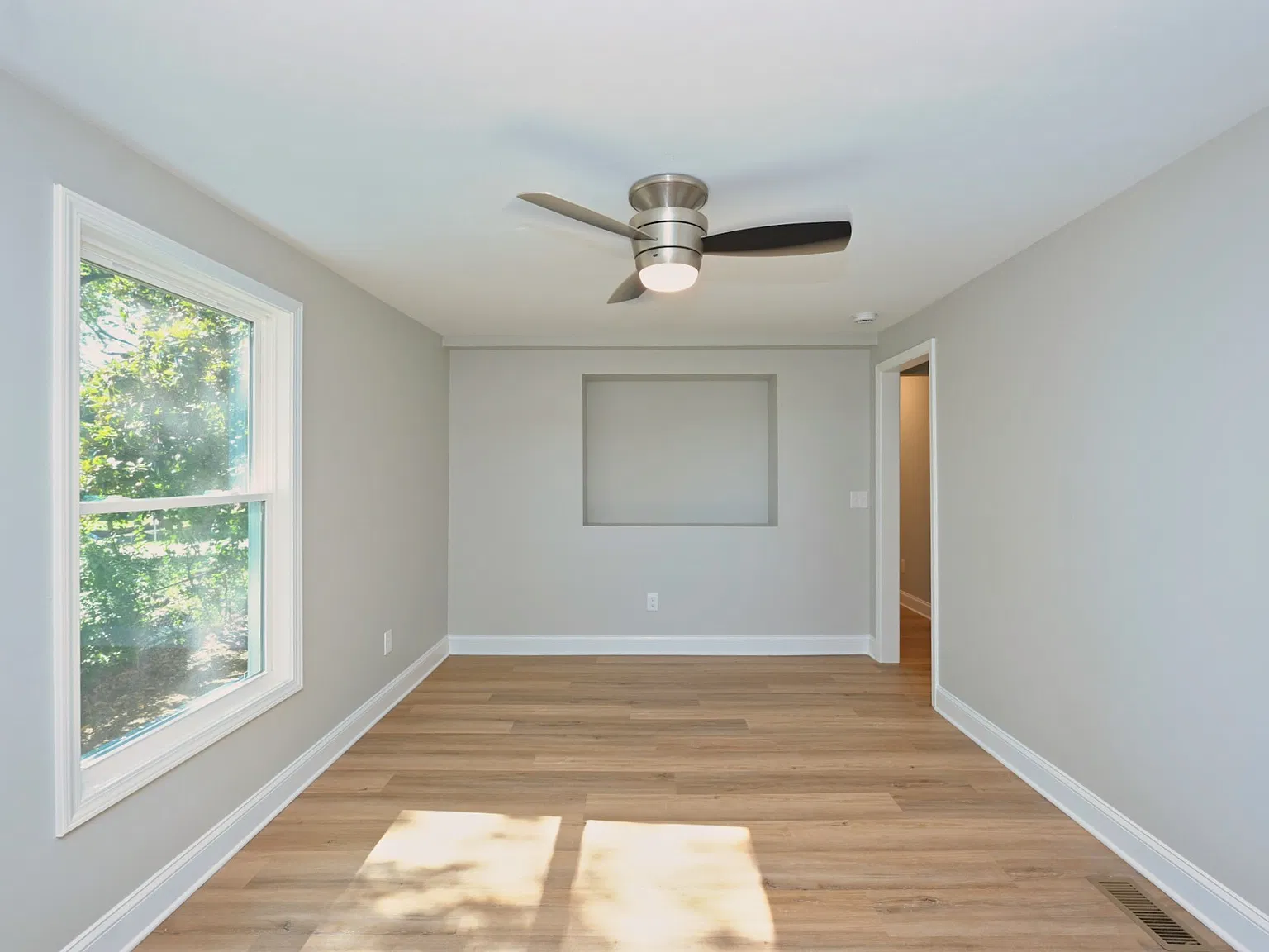 3 bed, 2789 sqft, $2,900 — Photo 2