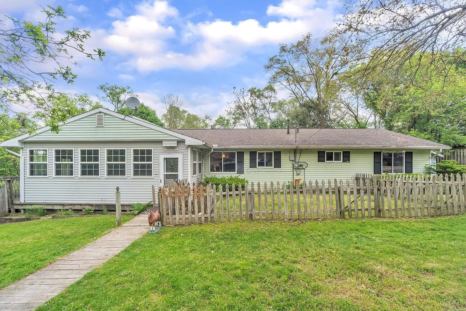 11355 Riverbank Ln photo 1