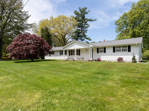 6752 Alan Ln, Fairview, PA 16415