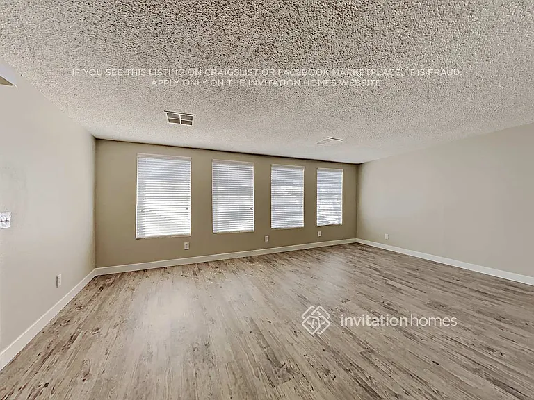 127 Sterling Dr — Photo 4
