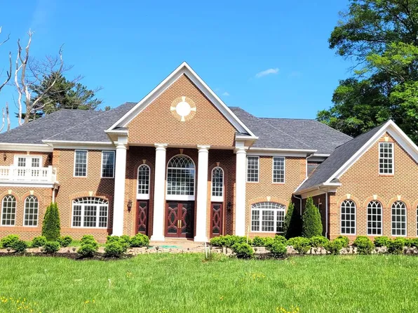3617 Chain Bridge Rd, Fairfax, VA 22030