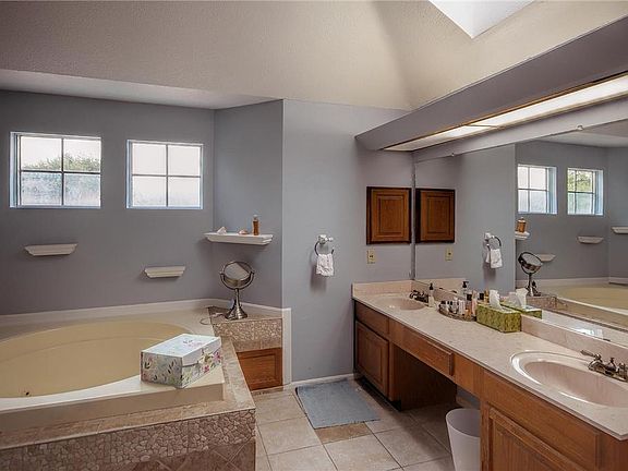 3rd image of 3010 Meadway Dr