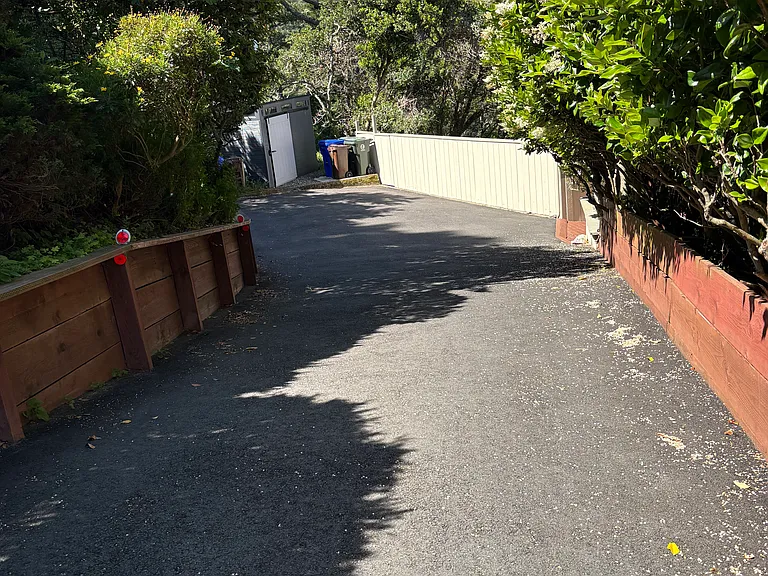 858 Marin Dr — Photo 7