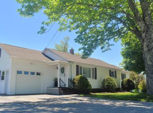 92 Exeter Rd, Corinth, ME 04427