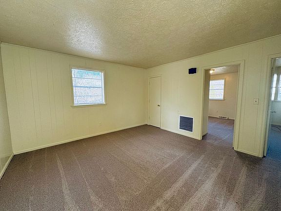 2nd image of 604 Edgar St