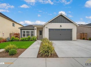 9013 Pine Breeze Ln, Shafter, CA 93263