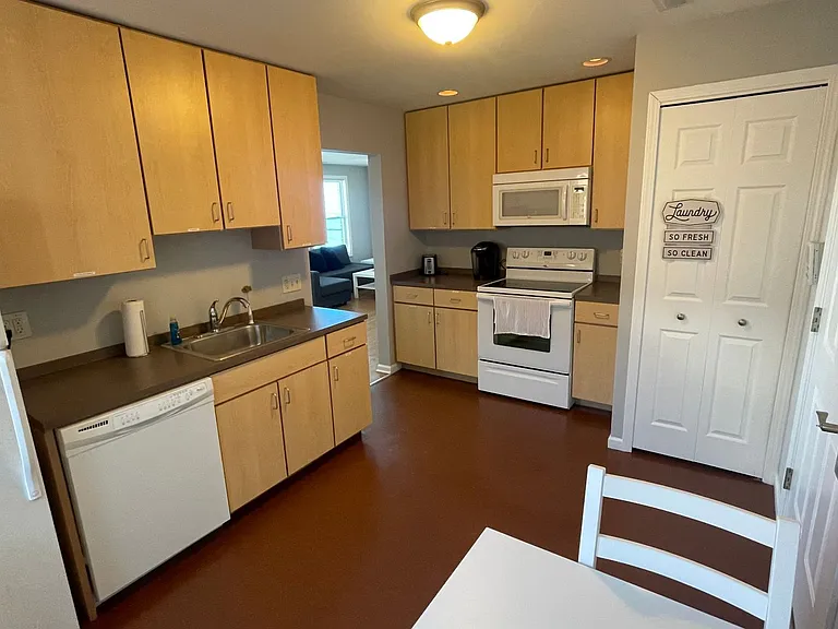 6804 Detroit Ave #3 — Photo 20