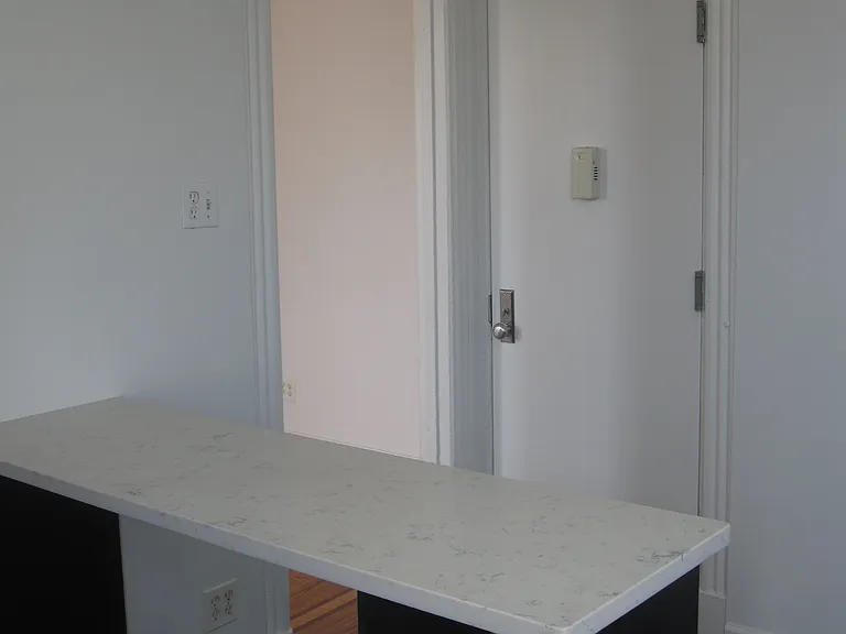 609 Carroll St #3 — Photo 4