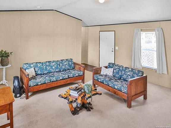 5th image of 445 Cowboy Ln