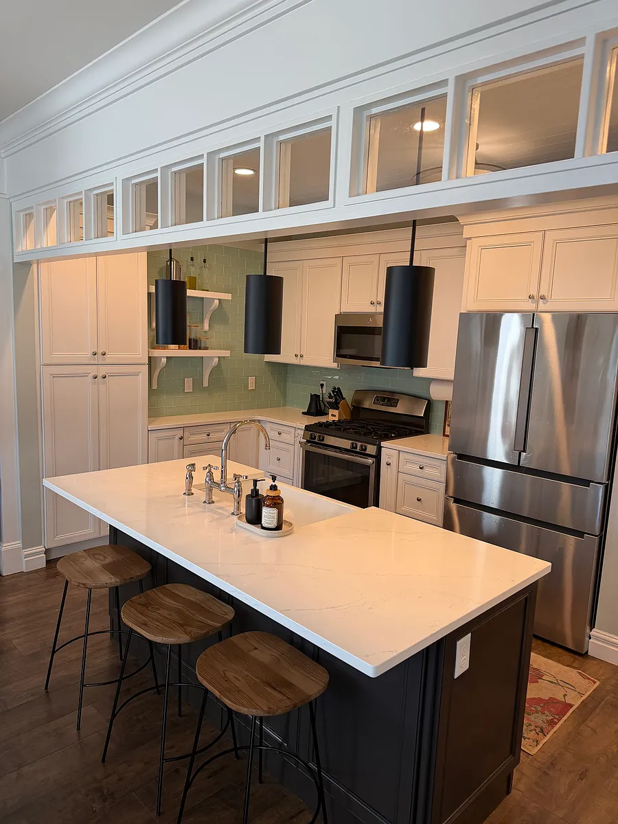 Kitchen - Bosch - 800 Series 20.5 Cu. fridge - 1024 W Narrows Ln