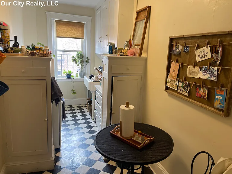 Linnaean St — Photo 12
