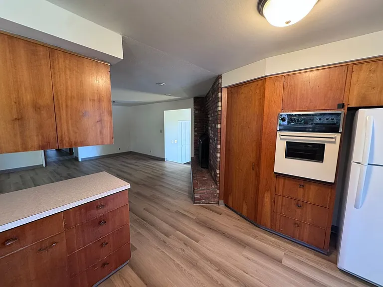 1415 E 31st Ave — Photo 14