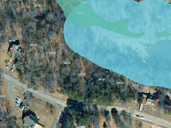 Queens Way, Montross, VA 22520