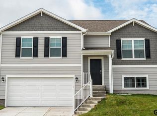 18511 Greenfield St, Omaha, NE 68136