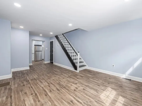 1312 S American St, Philadelphia, PA 19147