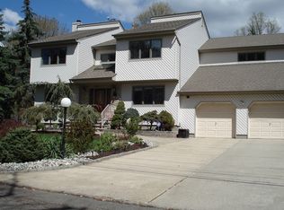 14 Utica Rd, Edison, NJ 08820