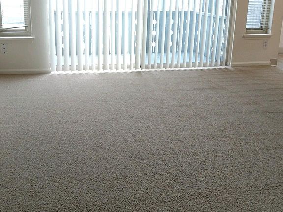 5th image of 9720 Roosevelt Way NE #401