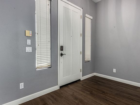 4th image of 4812 E Bluefield Ave