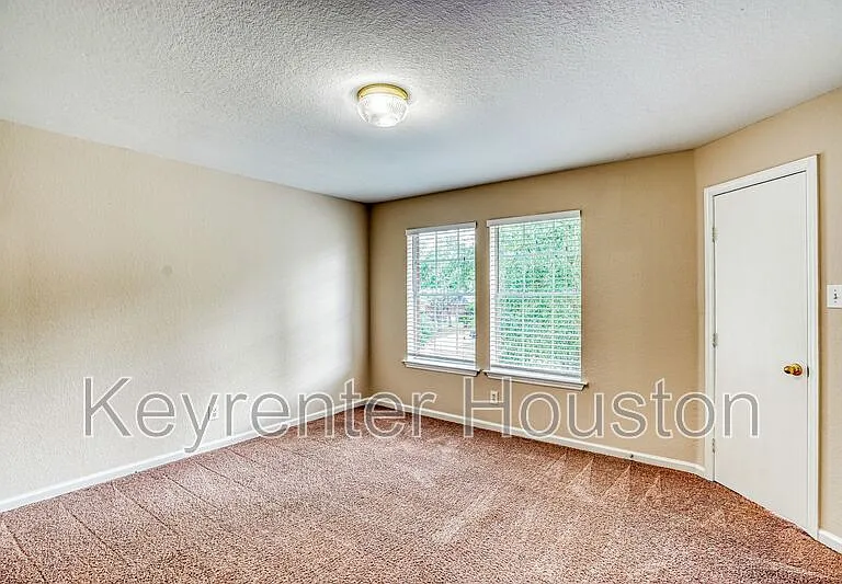 9410 Stoneridge Canyon Ln — Photo 10