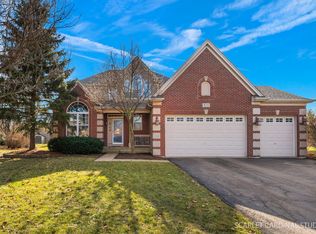 905 Price Rd, Sugar Grove, IL 60554