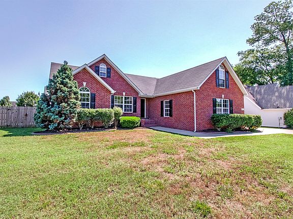 3rd image of 3421 Leslie Ln