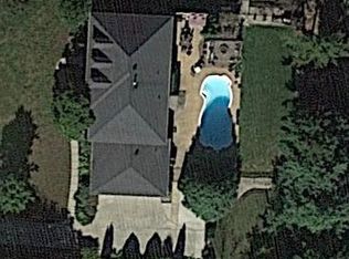 8102 Woodcreek Dr, Florence, KY 41042