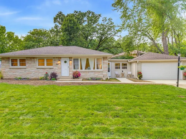 3285 N Knoll BOULEVARD, Wauwatosa, WI 53222