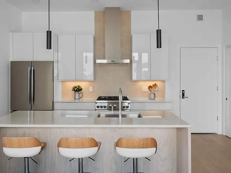 20 W 5th St #Penthouse 6D — Photo 1